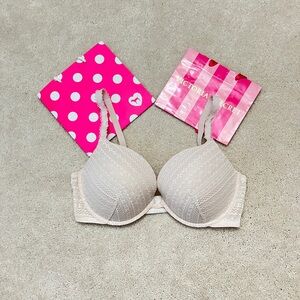 Victoria’s Secret very Sexy Cream Smooth crochet Lace padded Push Up Bra Vs 38D